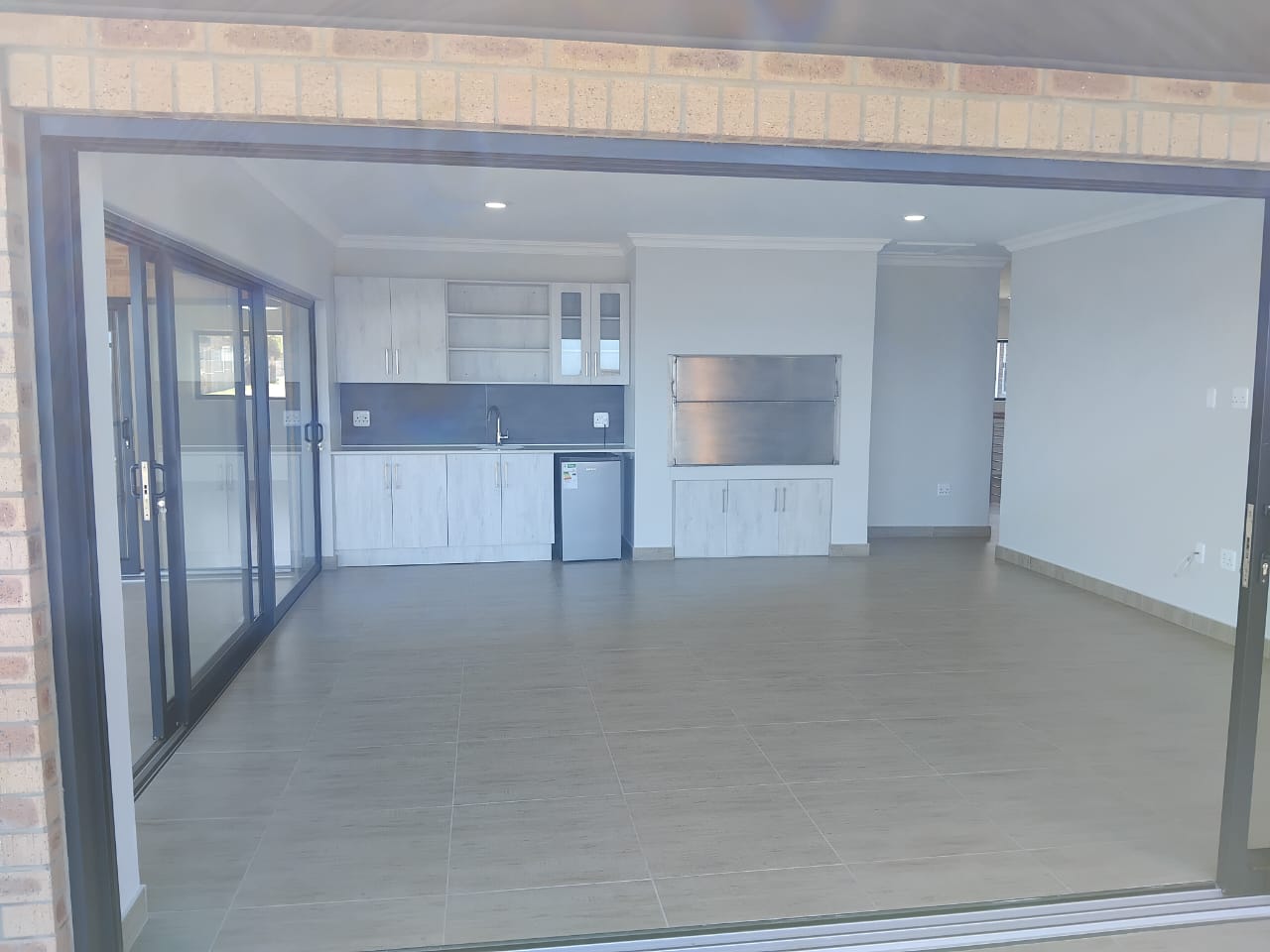 4 Bedroom Property for Sale in Wavecrest Eastern Cape